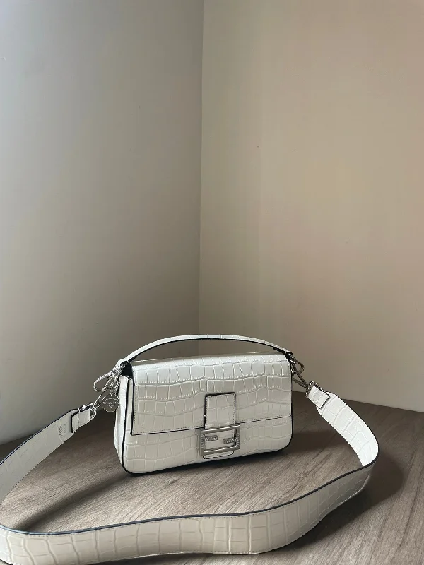 Fendi Luxury Bag - FED - 038