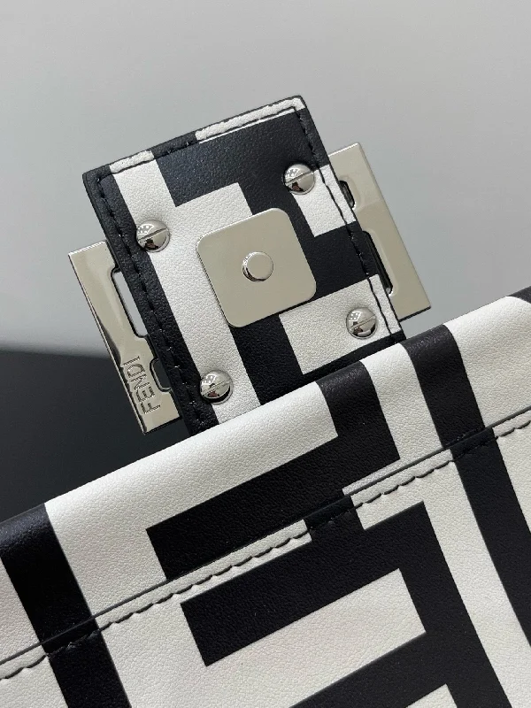 Fendi Luxury Bag - FED - 082