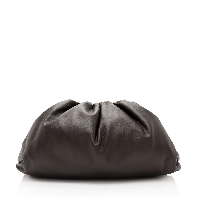 Bottega Veneta Calfskin The Pouch Clutch (SHF-3lPp9s)