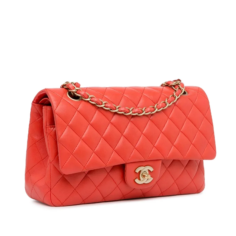 Chanel Medium Classic Lambskin Double Flap (H1Kink)