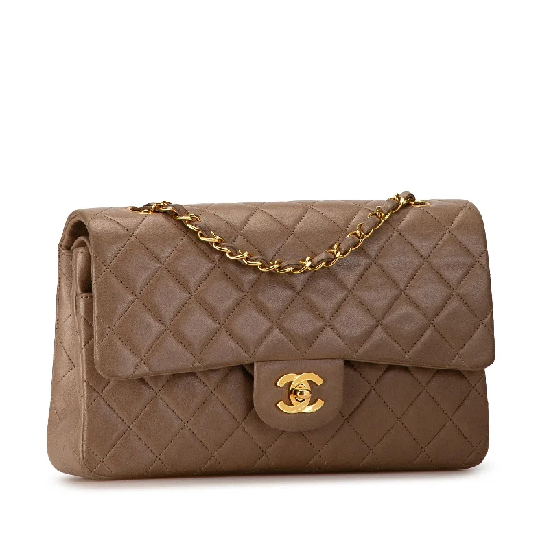 Chanel Medium Classic Lambskin Double Flap (oPVKa3)