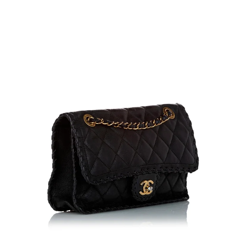 Chanel Medium Classic Lambskin Flap (36395)