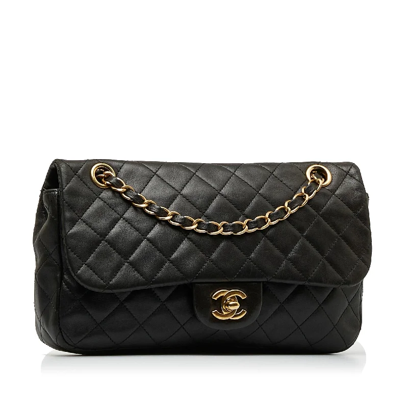 Chanel Medium Classic Lambskin Single Flap (IvYGNR)