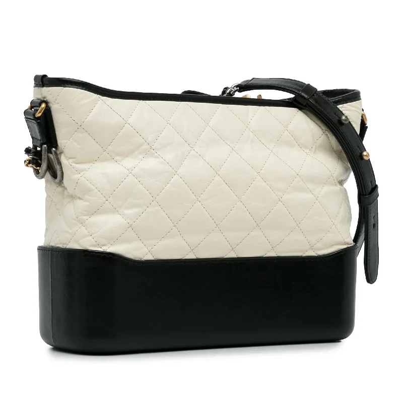 Chanel Medium Lambskin Gabrielle Crossbody (KtUNWl)